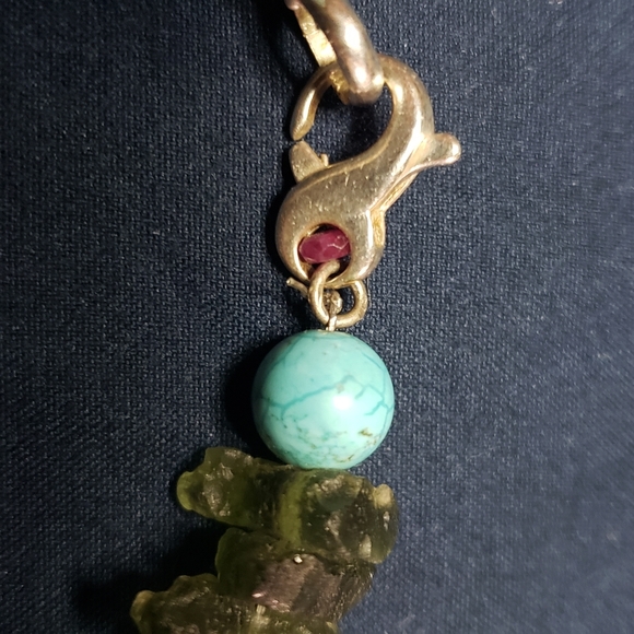 Rough Moldavite necklace - Picture 2 of 3